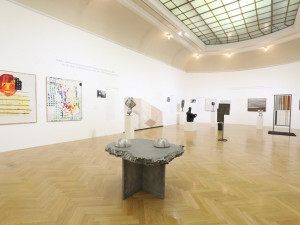 Nezlomní. Obecní dům v Praze zahájil jedinečnou výstavu, která představuje možný průřez českým uměním minulého století