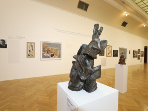 Nezlomní. Obecní dům v Praze zahájil jedinečnou výstavu, která představuje možný průřez českým uměním minulého století