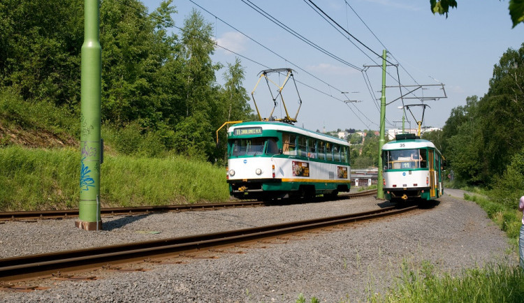 Tramvaj mezi městy bude jezdit dál. Jablonec dá miliony na modernizaci trati