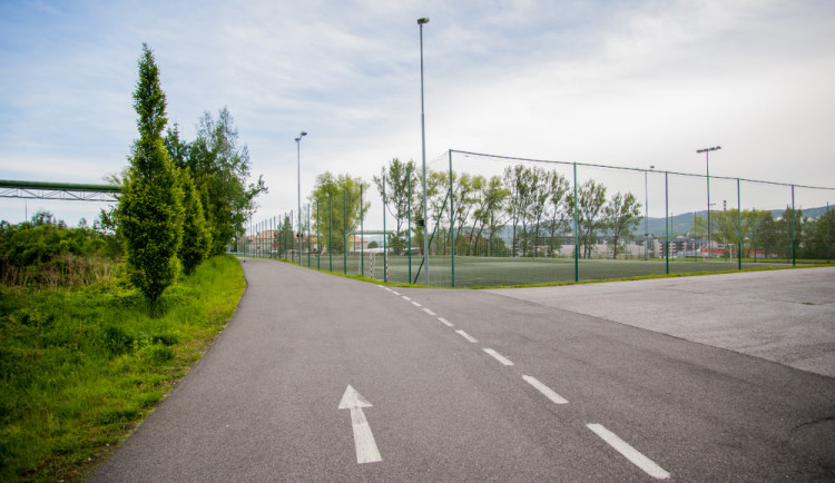 In-linová dráha u arény.