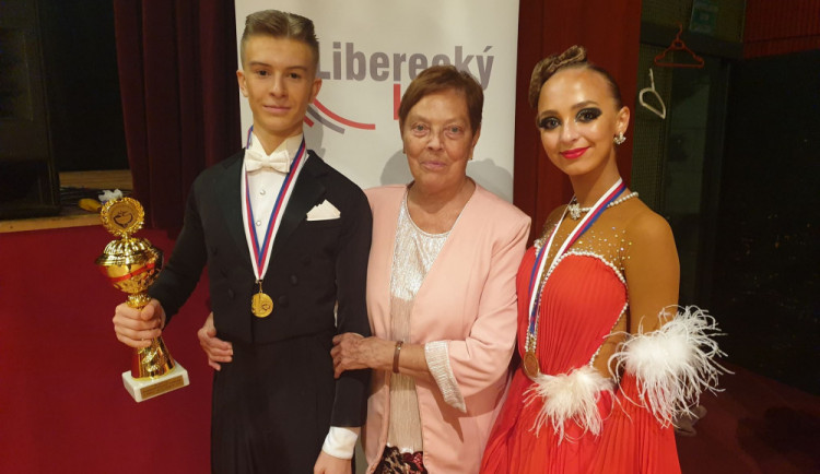 Jan Vlček, Petra Příplatová a Jana Košková, vítězové taneční ligy juniorů