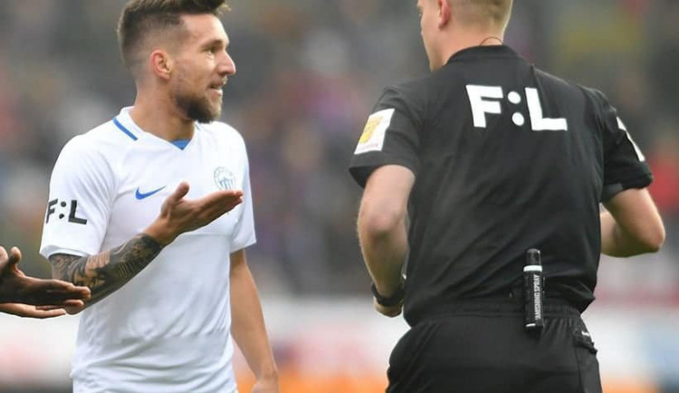 Baluta byl vyloučen.