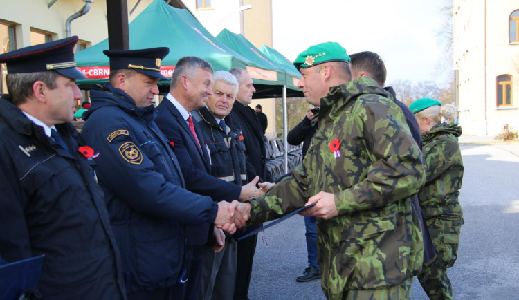 Včera byli oceněni hasiči za svézásluhy