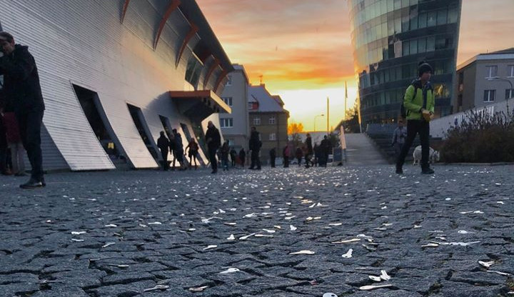 Tulácký kampus posetý stovkami klíčů, studenti odstartovali oslavy 30 let svobody