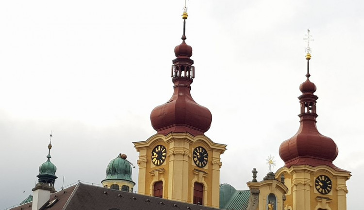 Bazilika v Hejnicích je poškozená.