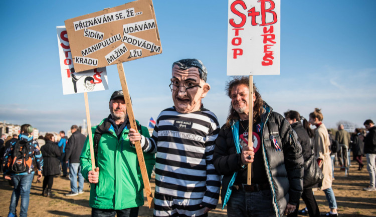 Protesty budou pokračovat, když Babiš nevyhoví Milionu chvilek