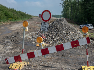 Silnice na Cimbál by se měla začít opravovat na jaře. Náklady klesnou o desítky milionů