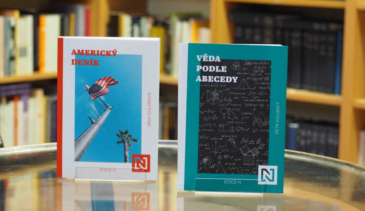 Debata nad knihami. U Fryče představí novinky Jany Cíglerové a Petra Koubského