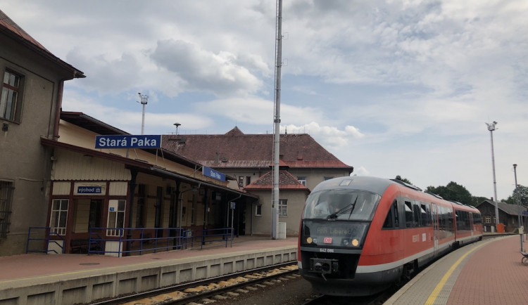 ARRIVA vlaky - Desiro - Stará Paka (kopie)