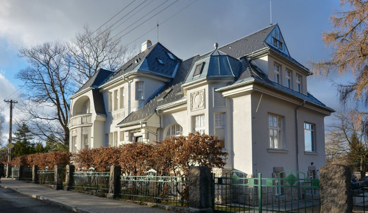 Zrekonstruovaná vila.