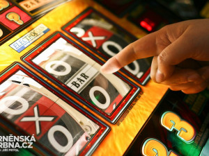 Gambler kvůli touze hrát na automatech ukradl peníze na charitu