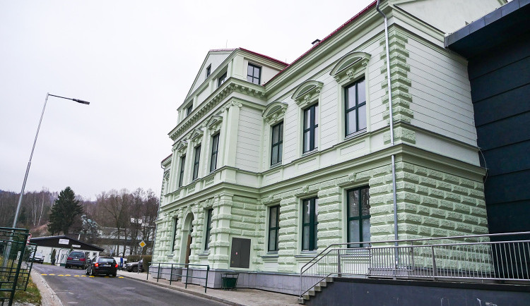 Opravená stará budova