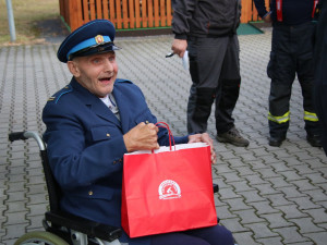 Hasiči splnili přání panu Miroslavovi.