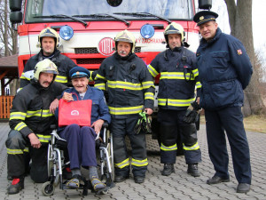 Hasiči splnili přání panu Miroslavovi.