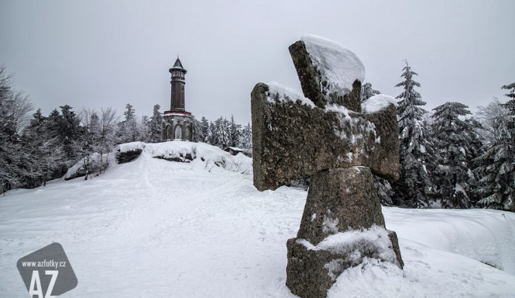 Rozhledna Štěpánka i s křížem