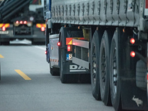 Liberecký kraj chce omezit průjezd kamionů, chvíli to ale potrvá