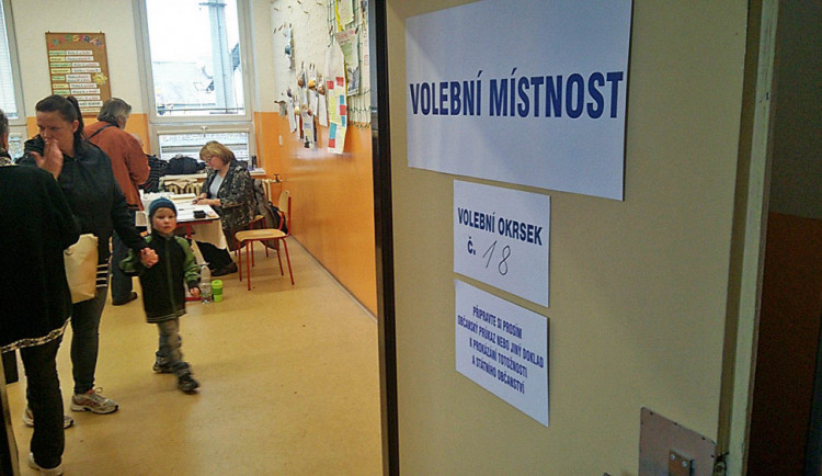 ROK 2020: Česko čekají senátní a krajské volby či daňové změny