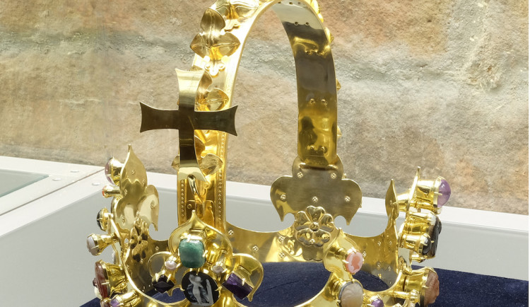 Poslední možnost. V turnovském muzeu končí výstava repliky koruny Karla Velikého