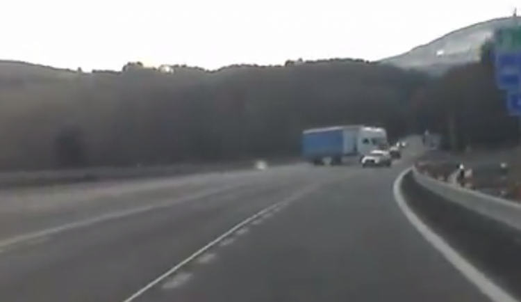 Polský řidič  za svůj manévr u Rychnova zřejmě potrestaný nebude. Polská prokuratura stíhání zastavila