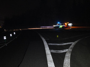 Nezvládl projet rádelskou křižovatku a havaroval.