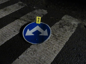 Nezvládl projet rádelskou křižovatku a havaroval.