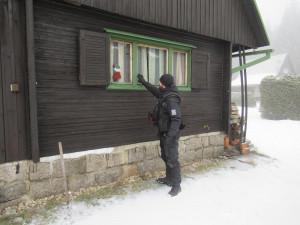 Policisté kontrolovali rekreační objekty na Bedřichově.