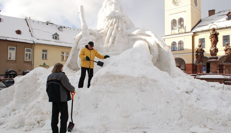Jilemnici hrozí, že bude letos bez sněhové sochy Krakonoše