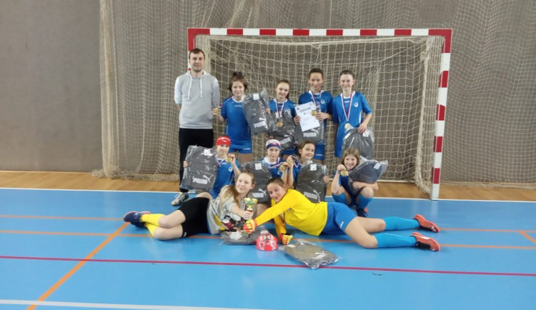 Holky z Jabloňovky nejlepší u nás. Vyhráli finále futsalové školní ligy