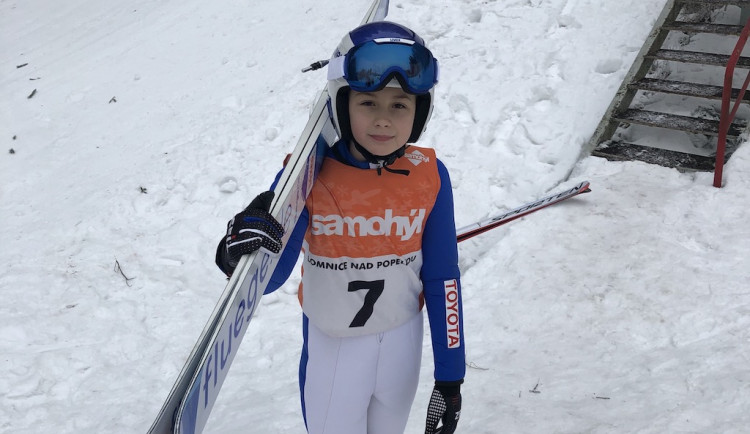 Natálie Nejedlová ovládla první zimní závody ve skoku na lyžích a v severské kombinaci