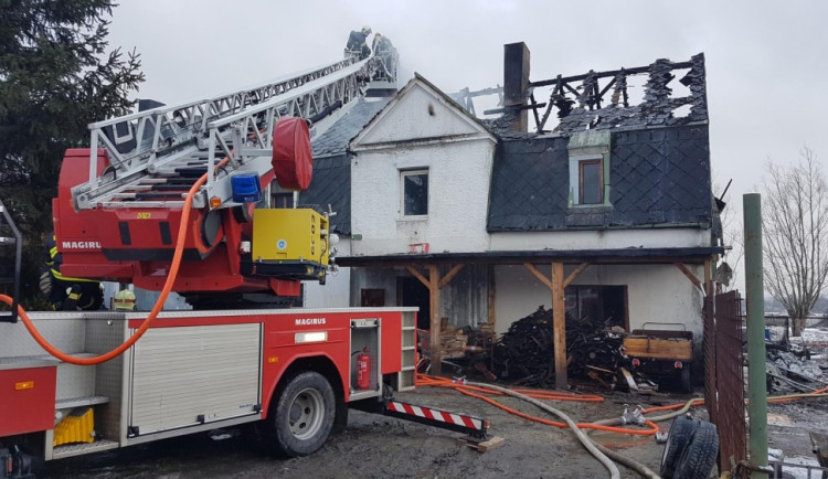 Požár domu Nový Bor.