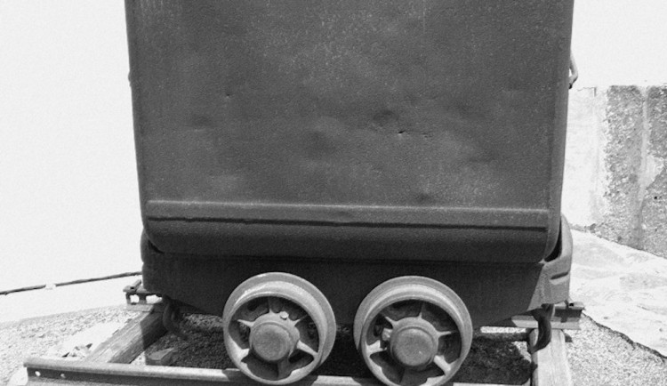 nakladač z uranového dolu