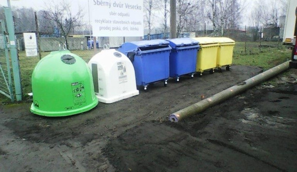 Nové kontejnerové stání v Turnově