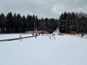 Víkend lyžařům přál, v areálech jsou zatím stále velmi dobré podmínky