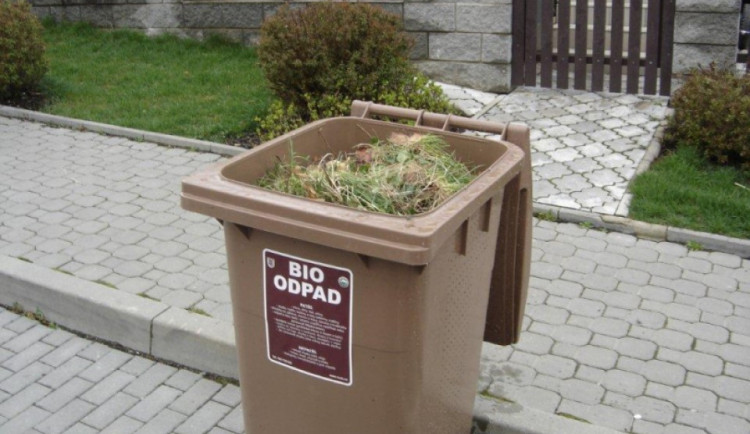 Hnědé popelnice se vrací. Od dubna bude opět zahájen svoz bioodpadu