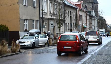 Parkování při vykládání dětí před školou