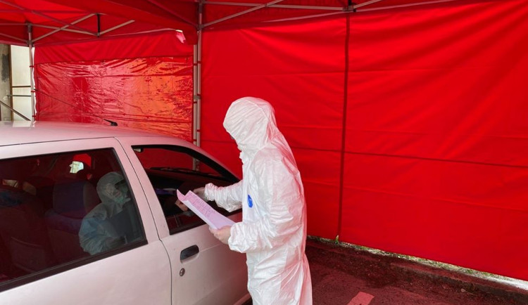 Počet nakažených koronavirem v kraji stoupl o dvacet lidí. Nemocnice nemůže testovat