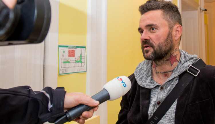 Bývalý liberecký radní zemřel po pádu ze střechy domu