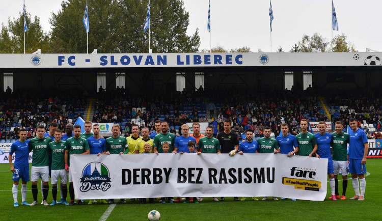 Derby proti koronaviru