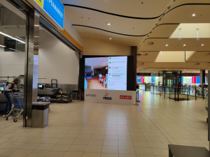 Pošlete úsměv prodavačkám v první linii. OC Nisa promítá vzkazy personálu i zákazníkům