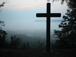 Nad Novým Borem bude zářit kříž až do velikonočního pondělí