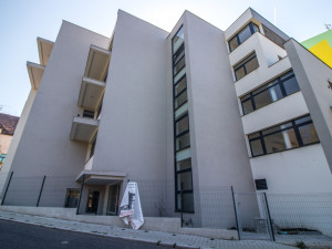 Nedokončená Rezidence Větrná v Jablonci.