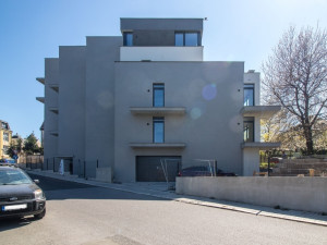 Nedokončená Rezidence Větrná v Jablonci.