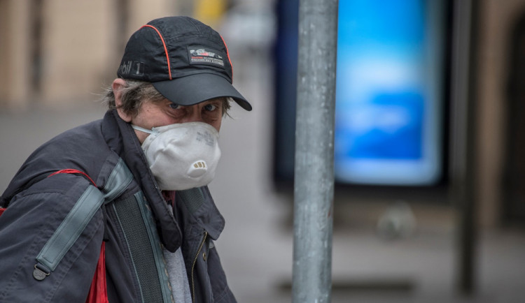 Chytrá karanténa dle části hygieniků hledání nemocných neurychlí