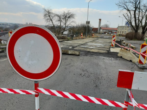 Nevzhledný podchod v České Lípě zmizel. V příštích týdnech se zde začne budovat chodník