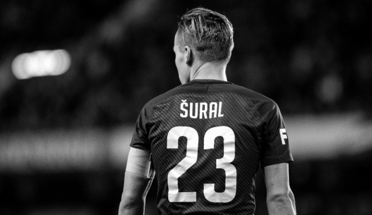 Rok po smrti Josefa Šurala vznikl nadační fond na podporu jeho dětí