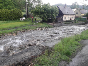 FOTO: Víkendové bouřky si způsobily 83 událostí, u kterých zasahovali hasiči
