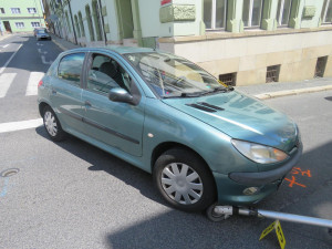 Jeden den, jedna křižovatka, dvě nehody, dva zranění. Bouralo se v Jablonci