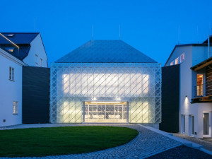 Památkou Libereckého kraje je sídlo sklářské společnosti Lasvit