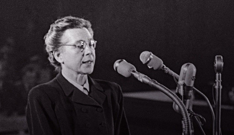 Přečtěte si příběh Milady Horákové, ženy, kterou nezlomila válka, nacisté, ani komunisté