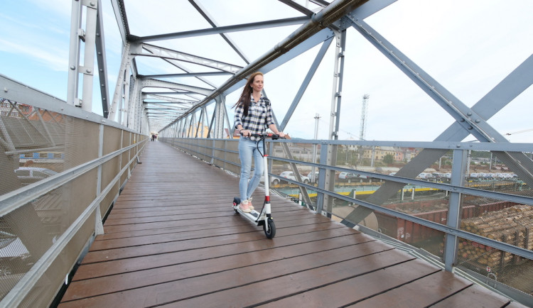 Firma Epic: Elektrické koloběžky City Boss jsme vyladili na základě bohatých zkušeností. Nyní jde do prodeje nová řada